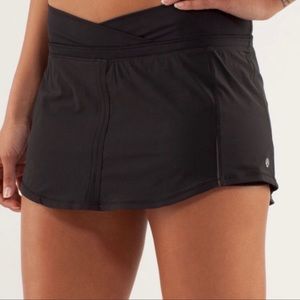 Black lululemon skirt
